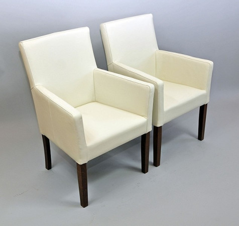 Armlehnstuhl aus Kunstleder Beine aus Buche oder Eiche Farben wählbar THEO